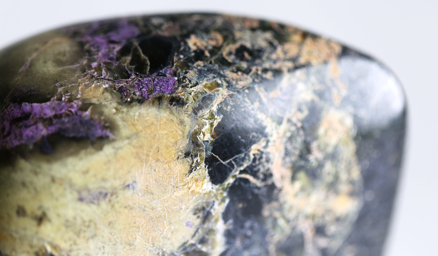 Stichtite and Serpentine Freeform